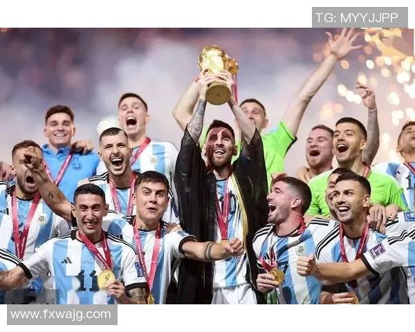 全球足球明星人物全景介绍与精彩瞬间汇总